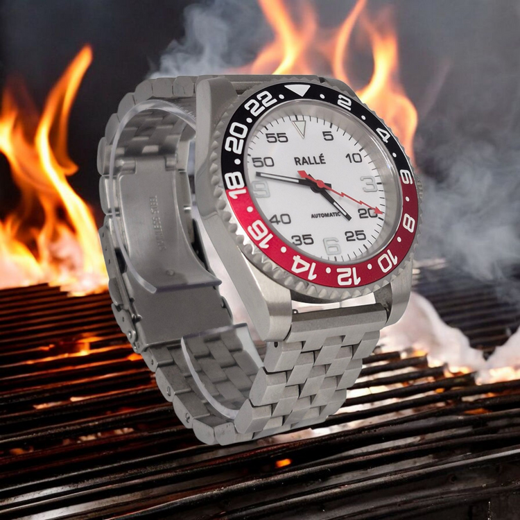 Rallé Black Cherry - Wrist view showing refined craftsmanship and premium detail.