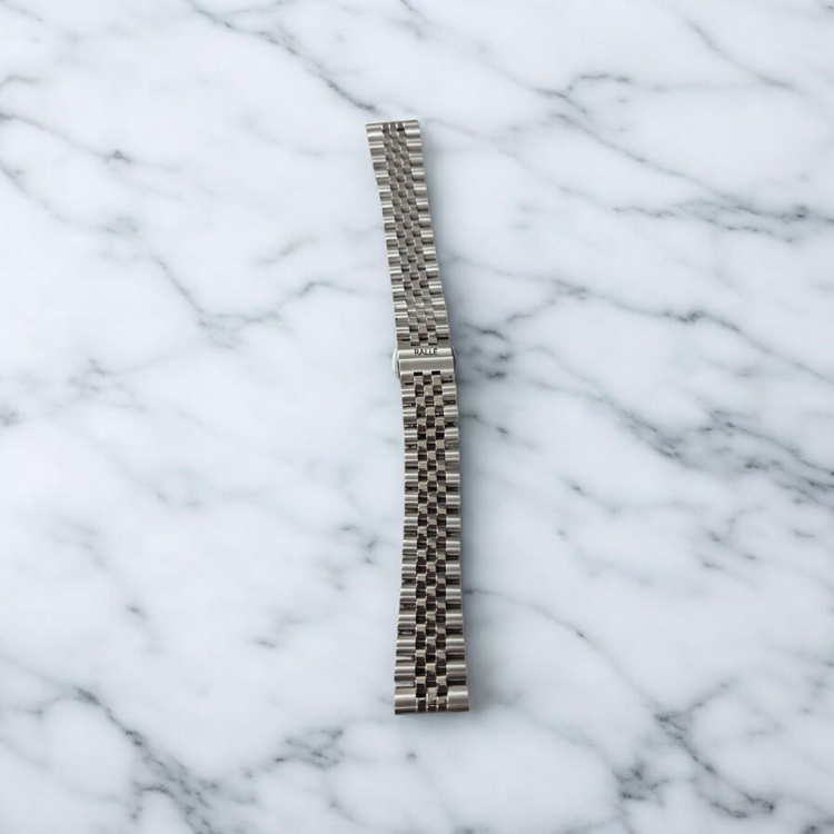 Rallé 19mm Polished Silver Stainless Steel Jubilee Band - Front view showing refined craftsmanship and premium detail.