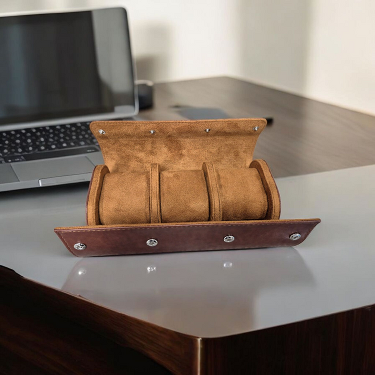 Rallé Three Slot Leather Travel Roll - Open view showing refined craftsmanship and premium detail.