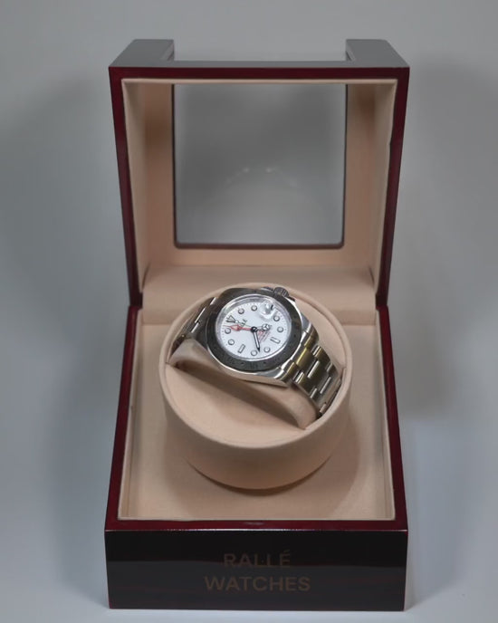 Rallé Traveler GMT - Video showcase showing refined craftsmanship and premium detail.